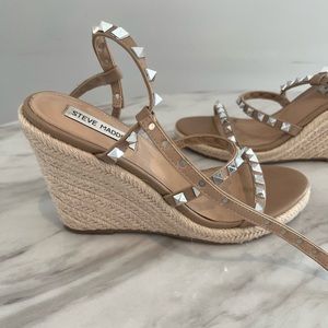 Steve Madden Espadrille Wedge (studded)✨